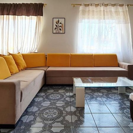 Fabio'S Apartment فلورا المظهر الخارجي الصورة